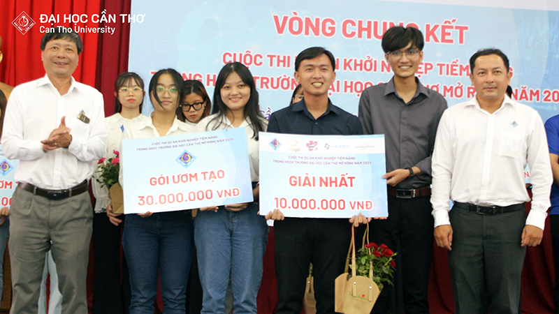 Nguyễn Trọng Tính và giải nhất cuộc thi khởi nghiệp tại Đại học Cần Thơ 2023