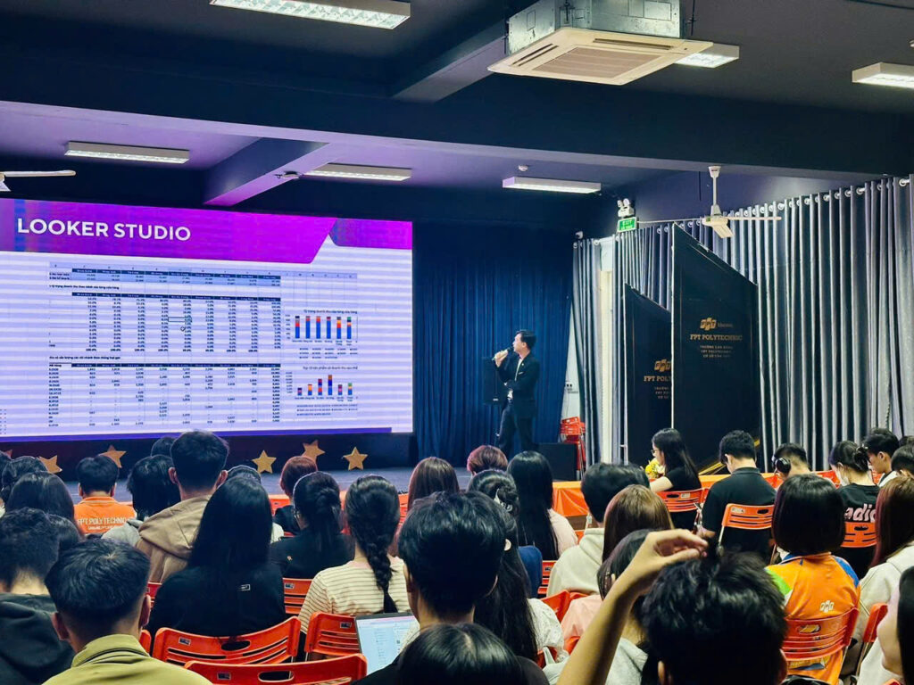 Workshop “Phân tích dữ liệu khách hàng với Looker Studio”